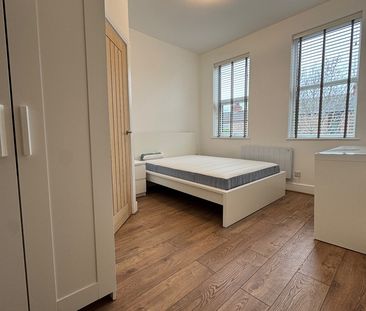 Room in a Shared House, Scarsdale Road, M14 - Photo 2