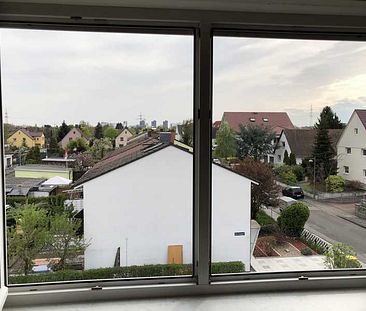 Sanierte Wohnung mit zwei Zimmern und Einbauküche in Mannheim - Foto 1