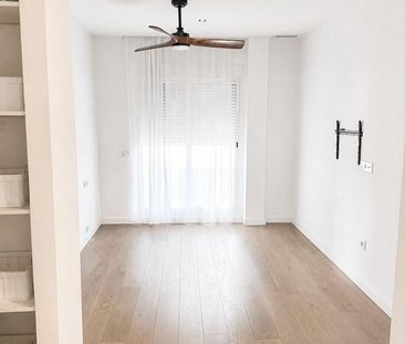 3 bedroom luxury penthouse for rent in Valencia - Photo 6