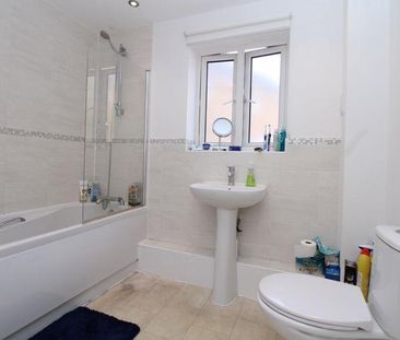 2 bedroom maisonette to rent - Photo 2