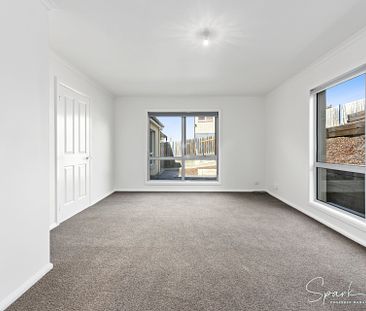 40 Crandon Crescent, NEWNHAM - Photo 4