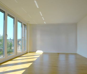 Attikawohnung mit Traumterrasse - urbanes Wohnen auf höchstem Niveau! - Photo 1