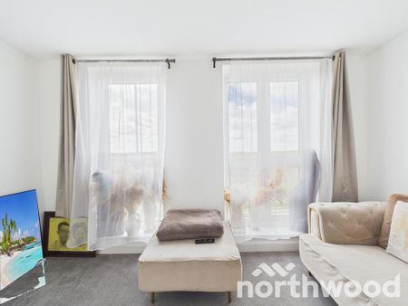 3 bedroom detached house to rent - Photo 2