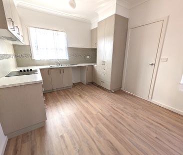 Charming two bedroom home. - Photo 3
