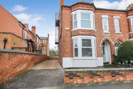 1 bedroom in a house share to rent - Photo 3