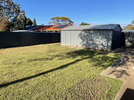 Neat and Tidy 3 Bedroom Home - Photo 1