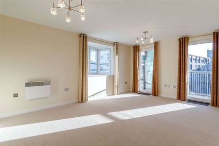 A newly refurbished fourth floor apartment close to the railway station. - Photo 5