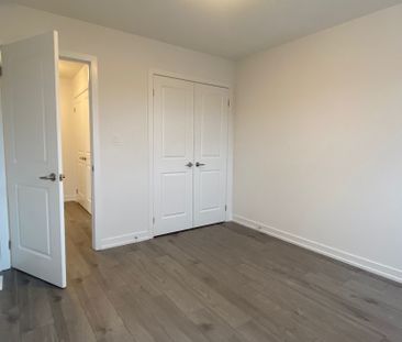 For Lease - 201 West Oak Trail, Kitchener, Ontario - Photo 6