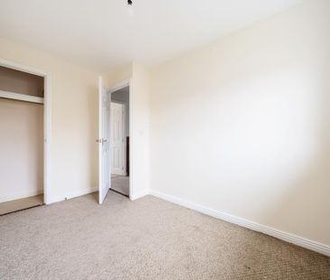 2 bedroom semi-detached house to rent - Photo 4