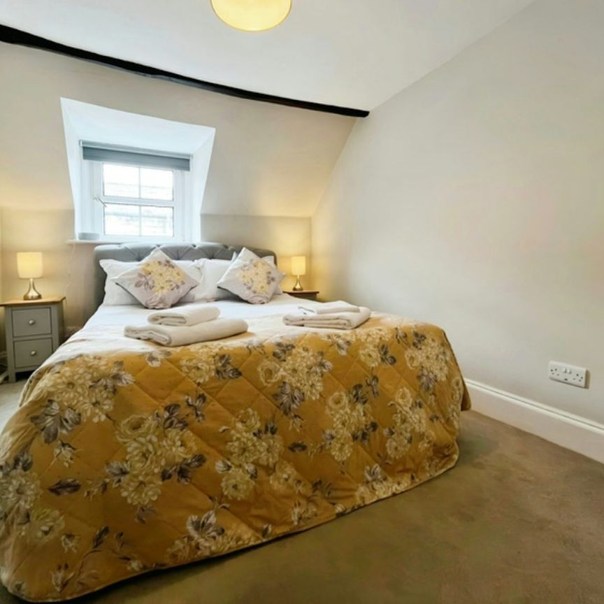 Cottage to rent on - Photo 1