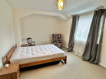 1 bedroom Spacious One Bedroom House to rent - Photo 4