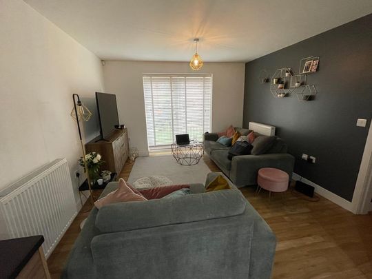 2 bedroom ground floor flat to rent - Photo 1