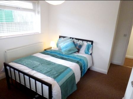 Tolstoi Road, Poole, Dorset, BH14 0QJ - Photo 3