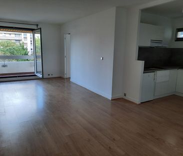 Location Appartement 2 pièces 51m² - Photo 5