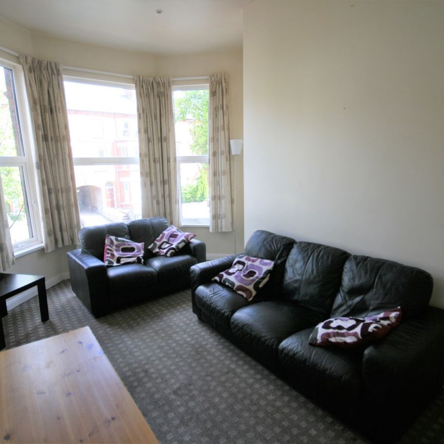 Flat 2, 5 Eglantine Avenue, Lisburn Road, Belfast, BT12 6GJ - Photo 1