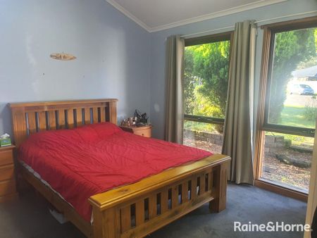 5 Coucal Place, Ingleburn, NSW 2565 - Photo 2