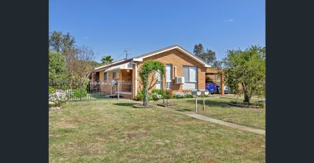 Lovely 2 bedroom unit in South Tamworth - Photo 2