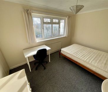 Cull Close, Poole, BH12 - Photo 6