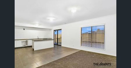 Stunning Double-Storey Family Home in Truganina - Photo 3