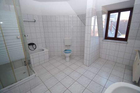 3-Zimmer-DG-Wohnung mit großer Küche, Bad mit Badewanne und Dusche - Photo 5