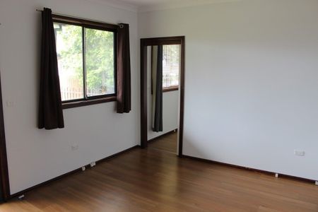 5 BEDROOM FAMILY HOME!! - Photo 3