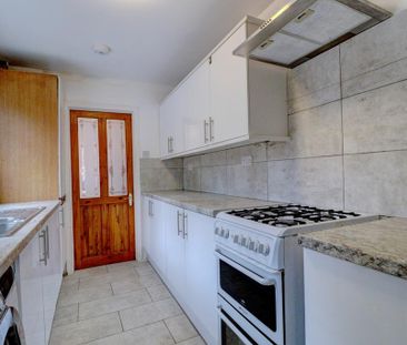 3 bedroom terraced house to rent - Photo 1