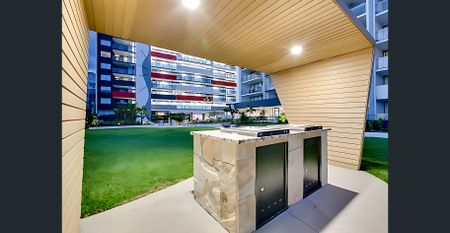 Convenient inner-city living - Photo 2