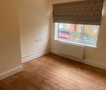 3 bedroom semi-detached house to rent - Photo 5