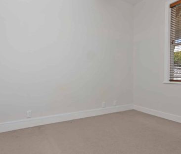 2 bedroom bungalow in Wadestown - Photo 3