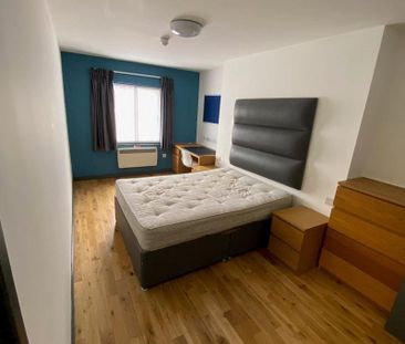 3 bed Apartment in Seel Street , Liverpool, L1 4BE - Photo 2