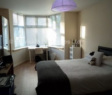 6 Bedroom Student Lettings Leeds - Photo 3