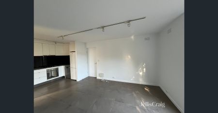 One-Bedroom Apartment in Princes Hill - Photo 3