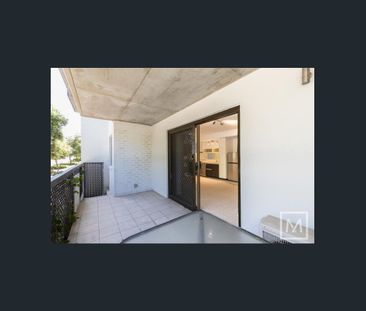 Contemporary Coastal Living at North Coogee - Photo 5