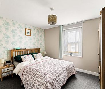 2 bedroom terraced house to rent - Photo 4