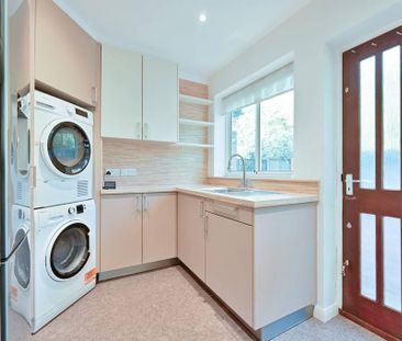 4 bedroom detached house to rent - Photo 4