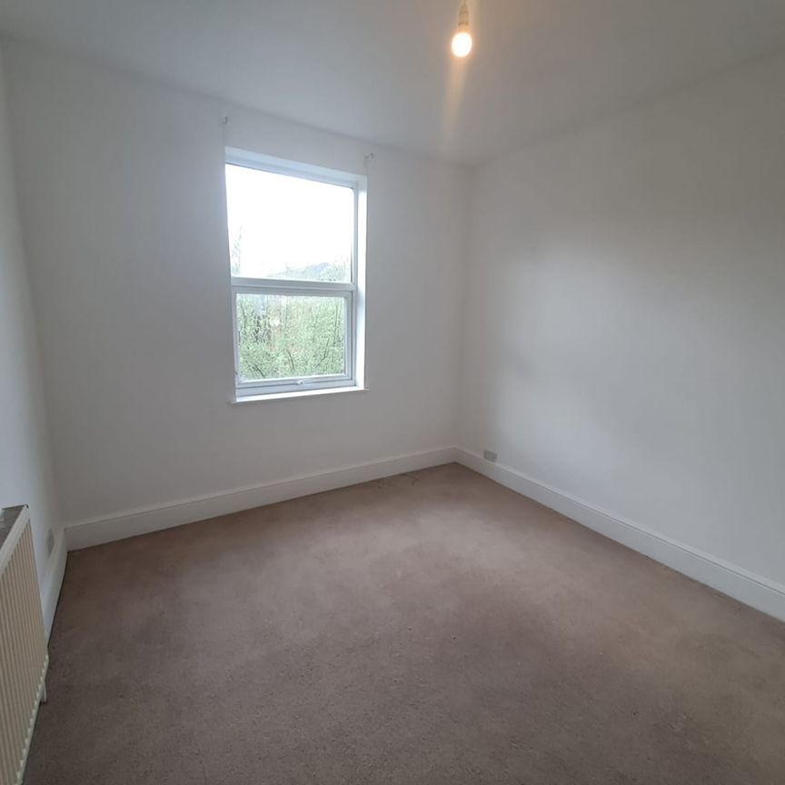 3 Bed Flat, Cassland Road, E9 - Photo 1