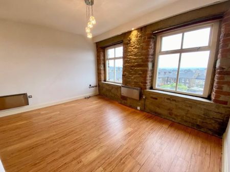 Plover Road, Lindley, Huddersfield £695 pcm ⓘ The monthly or weekly payment required by the landlord. Read our glossary page , 1 bedroom, apartment - conversion, to let * Tenant info - Photo 5