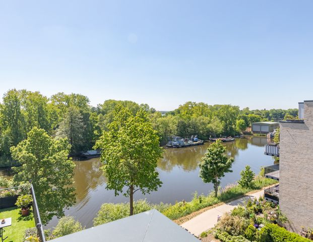 Wohnen direkt am Wasser: „Stilvolle 3‑Zimmer-Penthousewohnung mit Elbblick“ - Photo 1