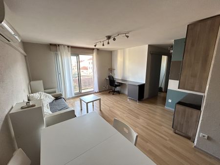 Location Appartement 2 pièces 46m² TOULON 83200 - Photo 4