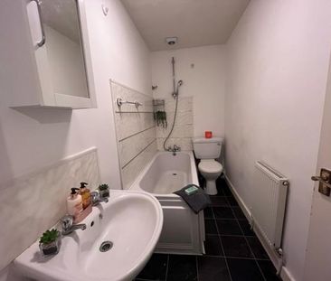 3 bedroom terraced house to rent - Photo 6