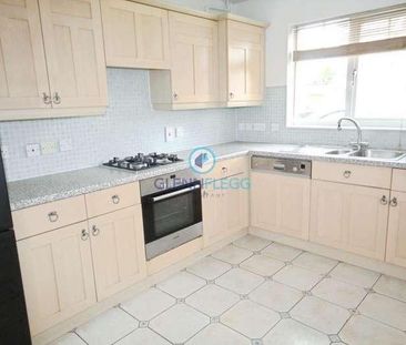 Willow Wood Close, Burnham, SL1 - Photo 2