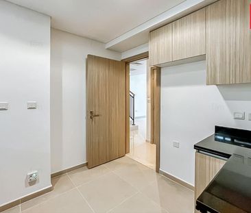 Vastu Complaint | Brand New | Prime Location - Photo 1