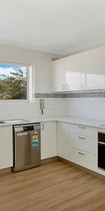 Renovated 2 bedroom apartment in fabulous location! - Photo 3