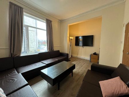 10 bedroom semi-detached house to rent - Photo 2