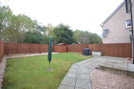 4 bedroom detached house to rent - Photo 4
