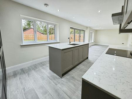 Donnerville Gardens, Admaston, Telford, TF5 - Photo 4