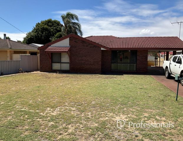 Family Home in Sought After Australind - Photo 1