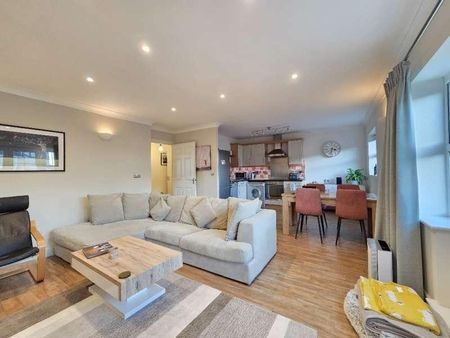 Newlands Close, Hagley, Stourbridge, West Midlands, DY9 - Photo 4