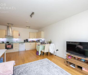 2 bedroom apartment to rent - Photo 2