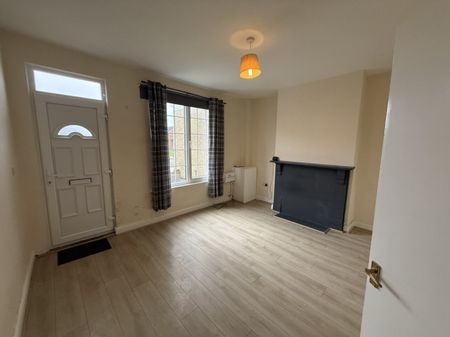 2 bed Terraced - To Let - Photo 2